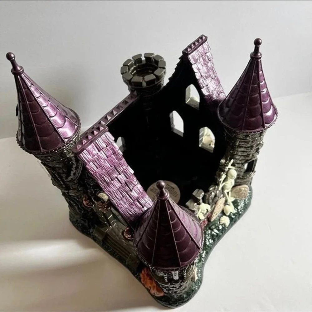 Bath and Body Works 2023 Halloween Haunted‎ Castle 3-Wick Candle Luminary Glows